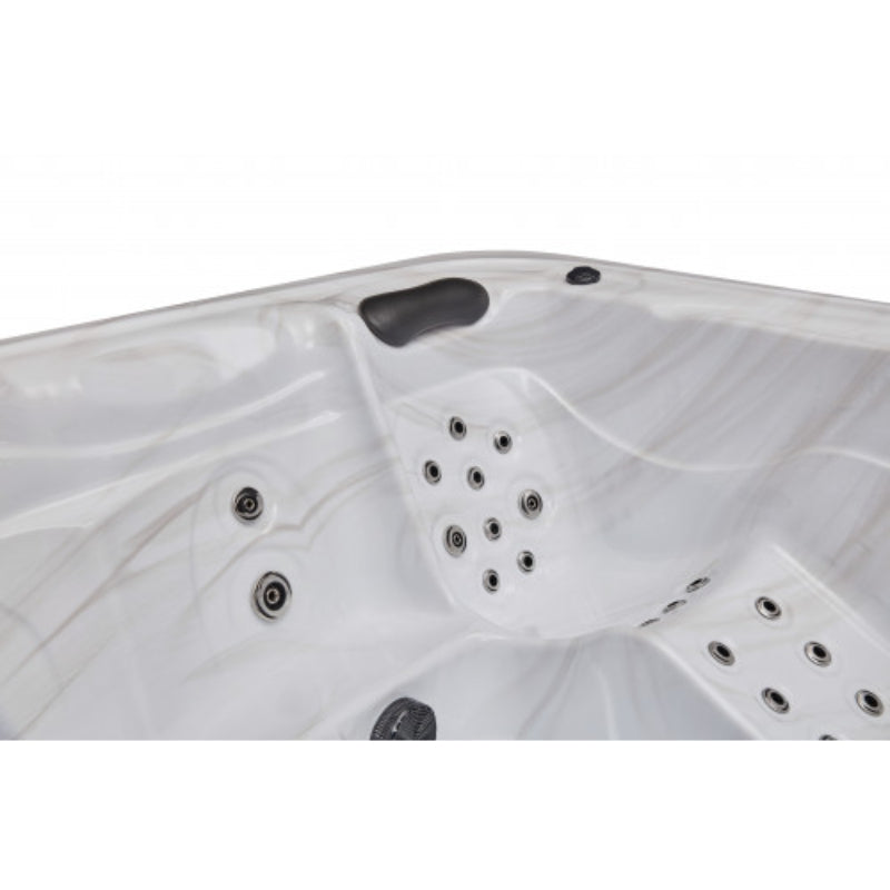 Luxury Spas Eclipse 6-Person Hot Tub